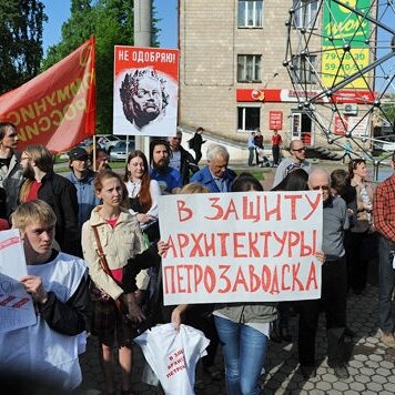 Общественность и строители вошли в клинч. Страдают все