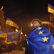 Евросоюз приостанавливает процесс интеграции с Украиной