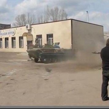 Солдаты украинской армии переходят на сторону пророссийских активистов ВИДЕО