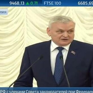 Спикер ЗС РК Владимир Семёнов посетовал на то, что Путин приезжает «редко» и на короткий срок