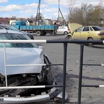 ВИДЕО: Вчерашнее ДТП на перекрестке Пархоменко и Чапаева