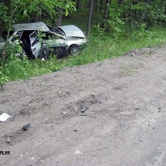 Под Эссойлой водитель без прав вылетел в кювет и скрылся с места ДТП