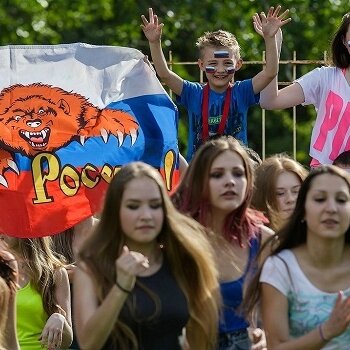 На стадионе &laquo;Юность&raquo; сняли клип в поддержку сборной России по футболу
