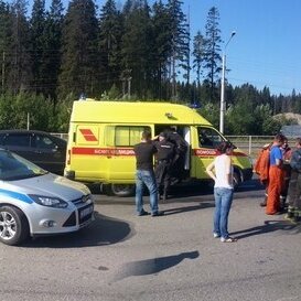Взрывное устройство во взорванный сегодня автомобиль могли подложить конкуренты