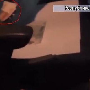 Карельского предпринимателя задержали при попытке дать взятку