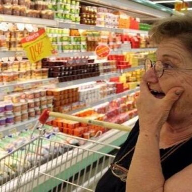 Губернаторы получат право штрафовать торговые сети за рост цен