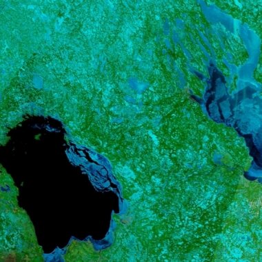 Из-за теплой весны в Карелии уже запрещено выходить на лед