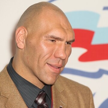 ДЕПУТАТ И БОКСЕР НИКОЛАЙ ВАЛУЕВ КУПИЛ БИЛЕТЫ НА ПОЕЗД В КАРЕЛИЮ