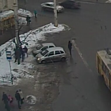 АКТИВИСТА «СТОПХАМА» АТАКОВАЛ ВОДИТЕЛЬ С НОЖОМ